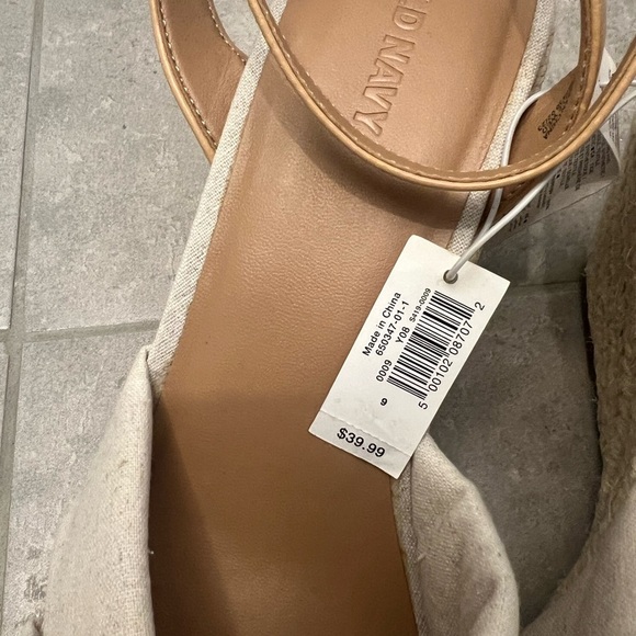 NWT Old Navy nude wedge sandals - Picture 4 of 4